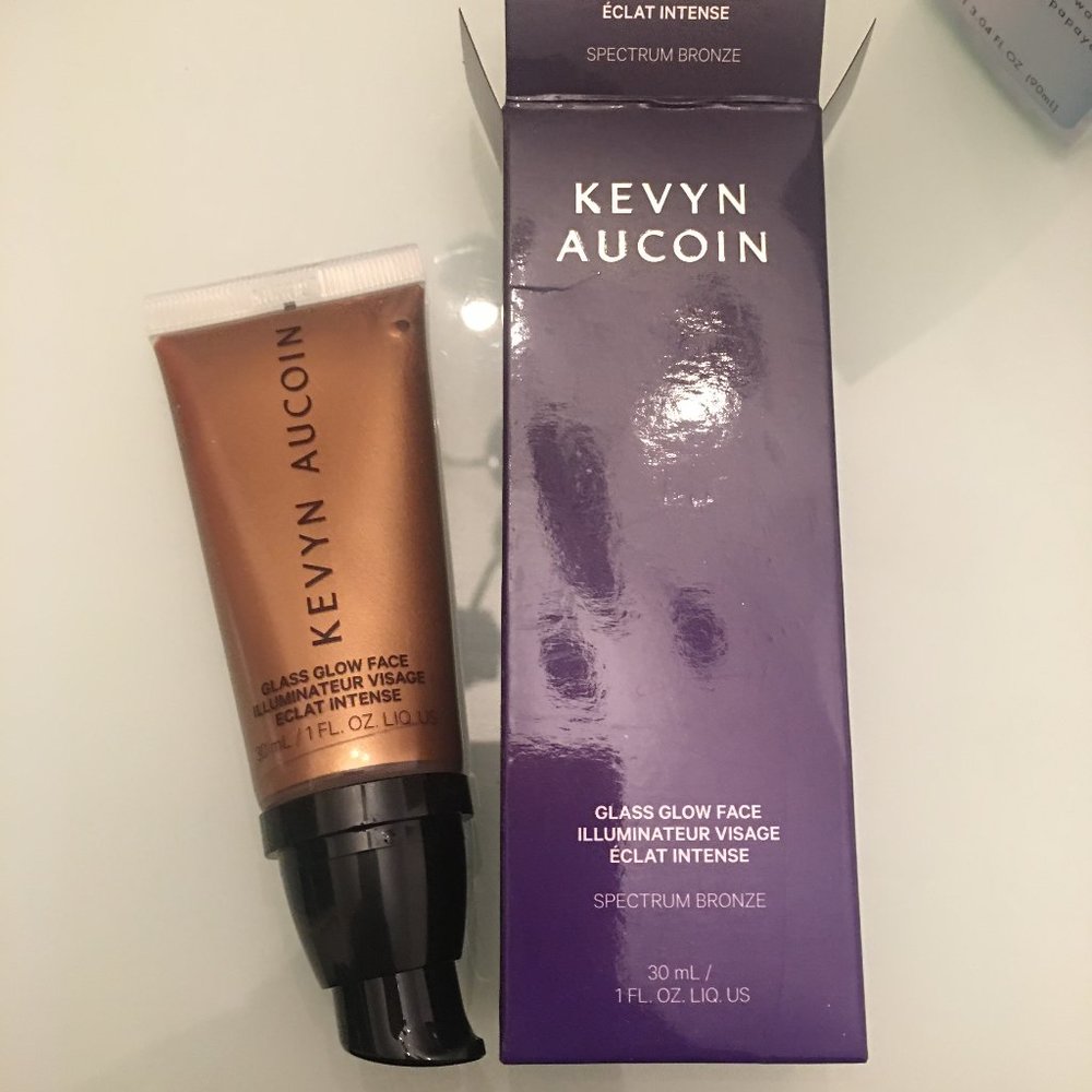 Kevyn Aucoin Glass Glow Face and Body Gloss